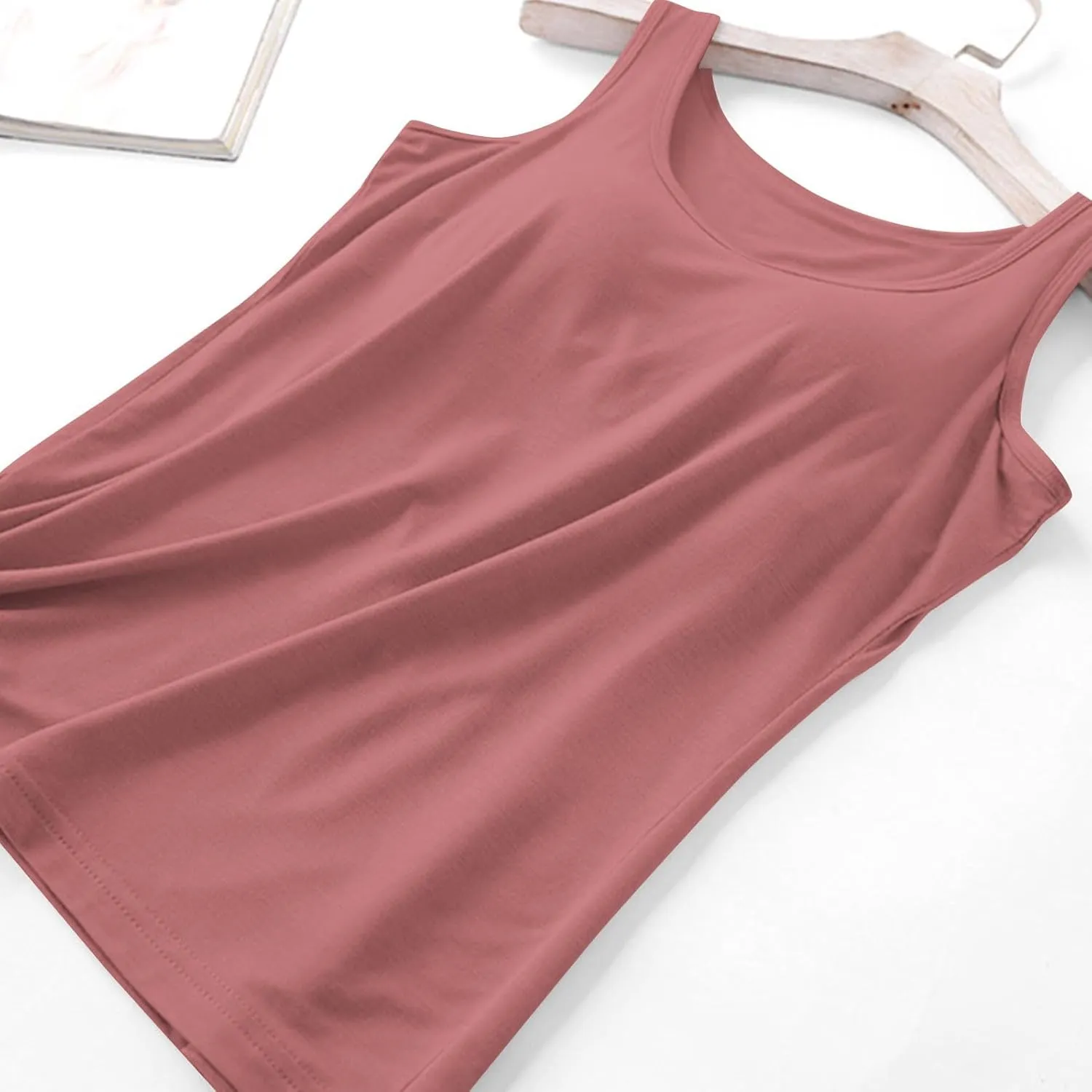 Fashion 2025 Built-in-Bra Tank Tops for Women Sleeveless Workout Yoga Undershirts Casual Comfy Basic Tees